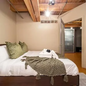  Apartment Historic Jd Loft, Near Ice District, Rogers Place, Ug Parking